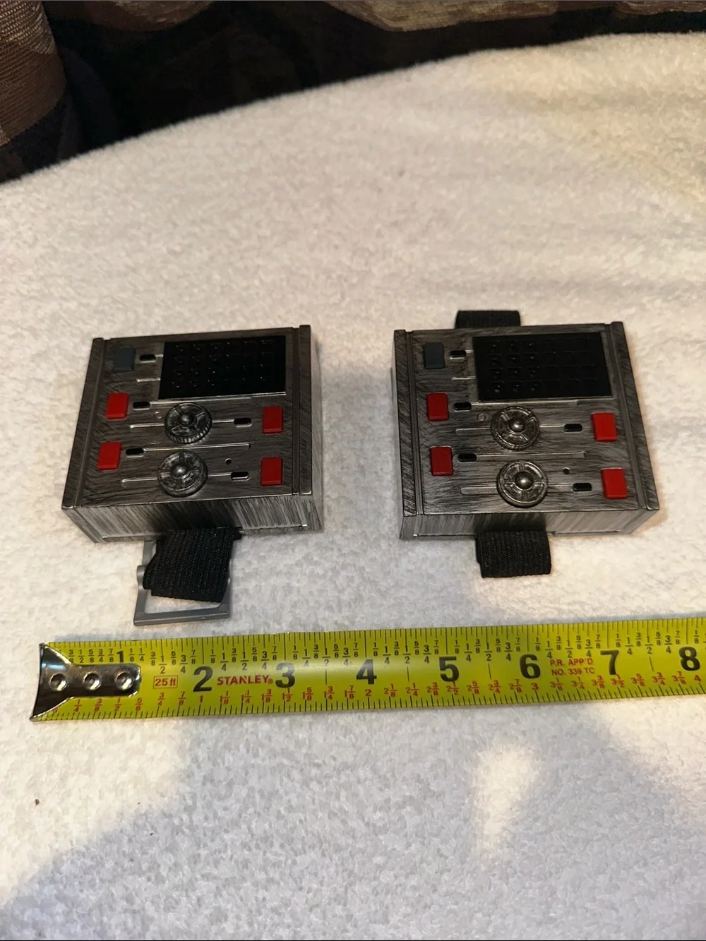 DISNEYPARKS STARWARS EXCLUSIVE GALAXY’s EDGE MANDOLORIAN Gauntlet Communicators